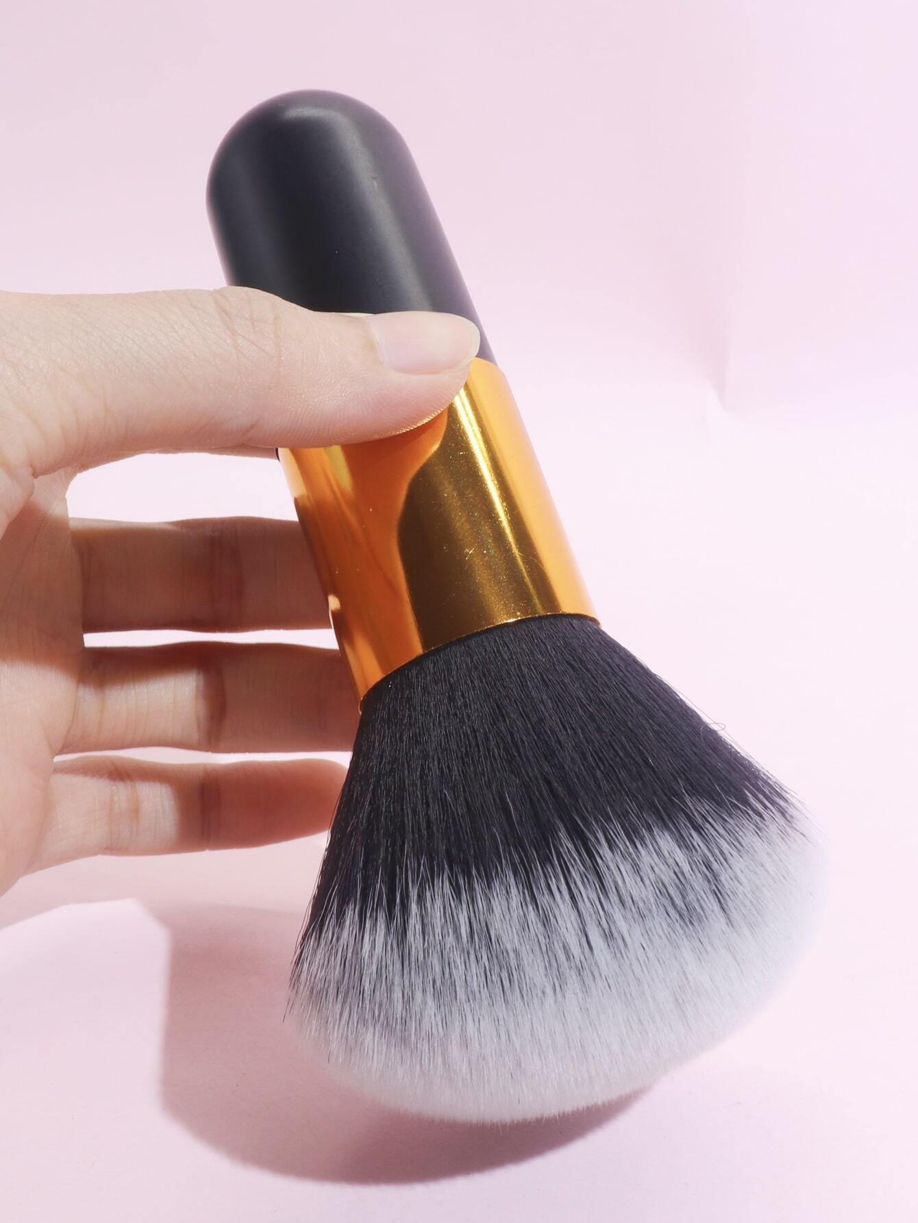 Beauty Makeup Tools Use - Fluffy multi-purpose beauty tool with soft